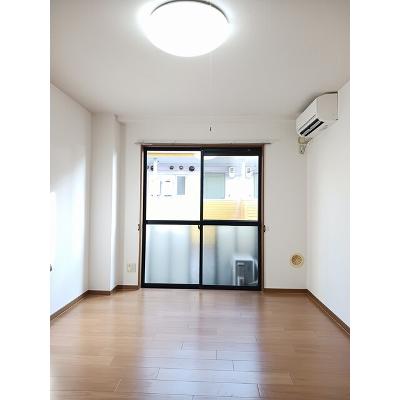 カーサ・ソレアードⅡ番館 201【管理NO：1-010602301-02010】 ★家具家電は申し込み後に搬入します 2026年08月下旬入居可能の物件画像