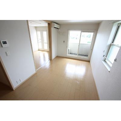 カーサ・フェリーチェ 201【管理NO：1-016413901-02010】 ★家具家電は申し込み後に搬入します★の物件画像