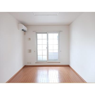 サイドアヴェニュ－ 201【管理NO：1-013901401-02010】 ★家具家電は申し込み後に搬入します★の物件画像