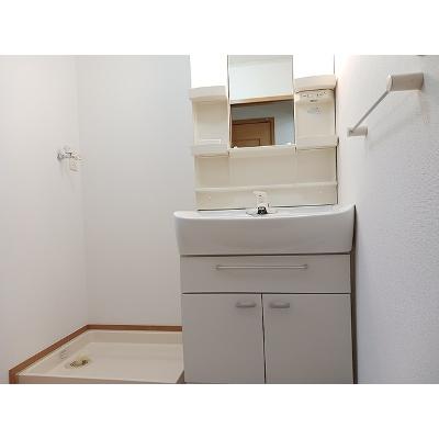 サイドアヴェニュ－ 201【管理NO：1-013901401-02010】 ★家具家電は申し込み後に搬入します★の物件画像