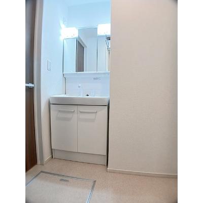エンブレムＢ 103【管理NO：1-027317901-01030】 ★家具家電は申し込み後に搬入します★の物件画像