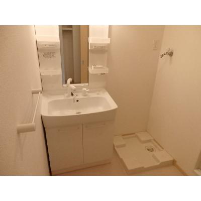 スィーニ 102【管理NO：1-016065001-01020】 ★家具家電は申し込み後に搬入します 2026年09月中旬入居可能の物件画像