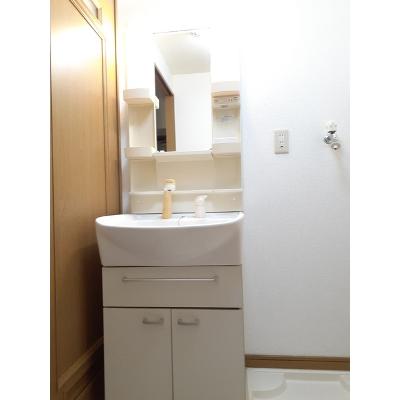 クレスト呉服町 303【管理NO：1-013220601-03030】 ★家具家電は申し込み後に搬入します★の物件画像