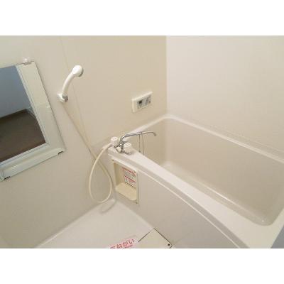 Ｃｏｕｒｔ　Ｌｉｖｅｌｙ 304【管理NO：1-009757501-03040】 ★家具家電は申し込み後に搬入します★の物件画像