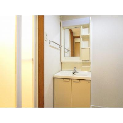 Ｃｏｕｒｔ　Ｌｉｖｅｌｙ 304【管理NO：1-009757501-03040】 ★家具家電は申し込み後に搬入します★の物件画像