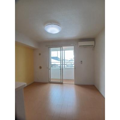 フレスクーラ 202【管理NO：1-018905101-02020】 ★家具家電は申し込み後に搬入します★の物件画像