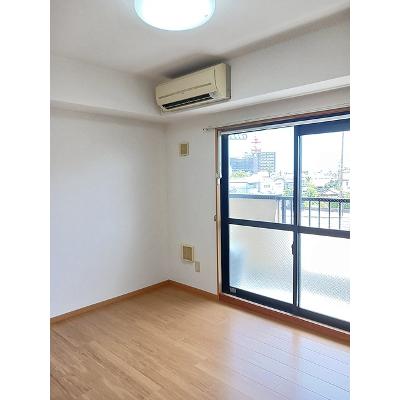 Ｙｉ　アイリス 305【管理NO：1-012885201-03040】 ★家具家電は申し込み後に搬入します★の物件画像