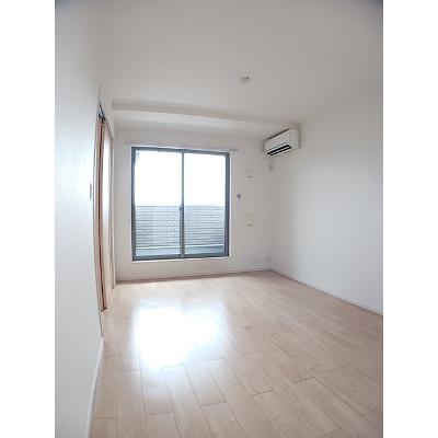 シャイニー 305【管理NO：1-021856401-03040】 ★家具家電は申し込み後に搬入します★の物件画像