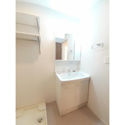 ラピスラズリ　Ⅰ 102【管理NO：1-027654701-01020】 ★家具家電は申し込み後に搬入します★の物件画像