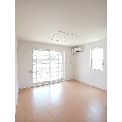 プラタナス 101【管理NO：1-019596901-01010】 ★家具家電は申し込み後に搬入します★の物件画像