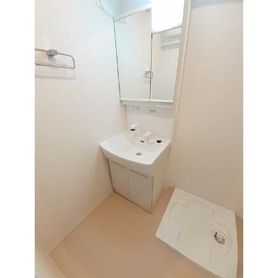 プレミール 202【管理NO：1-026331101-02020】 ★家具家電は申し込み後に搬入します★の物件画像