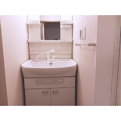グランデ・フィオーレ　Ⅰ－Ａ 203【管理NO：1-013560101-02030】 ★家具家電は申し込み後に搬入します★の物件画像