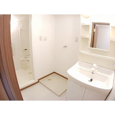 エミアルカテー 104【管理NO：1-011721701-01040】 ★家具家電は申し込み後に搬入します★の物件画像