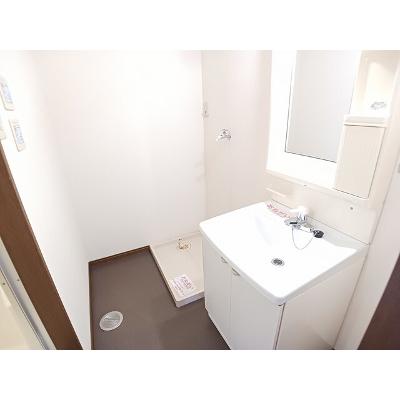 クレディ 201【管理NO：1-009770201-02010】 ★家具家電は申し込み後に搬入します★の物件画像