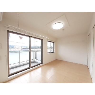 リバーサイド　ガーデン 305【管理NO：1-021651201-03050】 ★家具家電は申し込み後に搬入します 2026年09月中旬入居可能の物件画像
