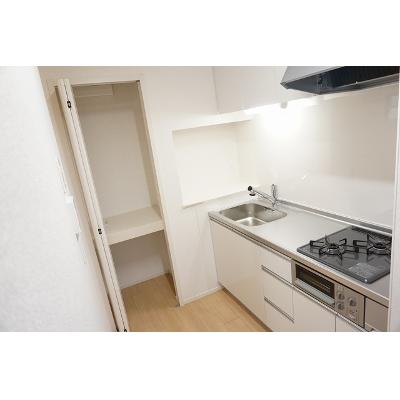 アイリス 201【管理NO：1-024031701-02010】 ★家具家電は申し込み後に搬入します★ ★2026年08月中旬入居可能★の物件画像