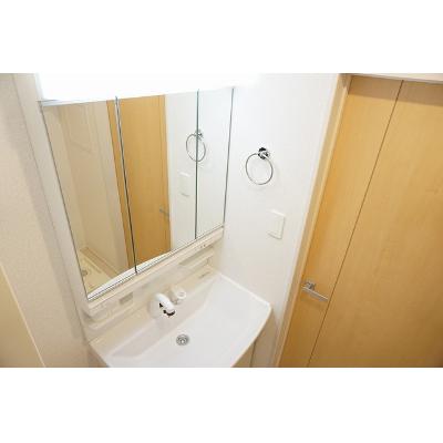アイリス 201【管理NO：1-024031701-02010】 ★家具家電は申し込み後に搬入します★ ★2026年08月中旬入居可能★の物件画像
