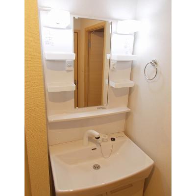 シャイニング　ガーデン 201【管理NO：1-021173301-02010】 ★家具家電は申し込み後に搬入します★ ★2026年09月下旬入居可能★の物件画像