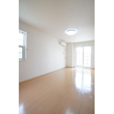 マジェスティックＲ 105【管理NO：1-015901601-01040】 ★家具家電は申し込み後に搬入します★の物件画像