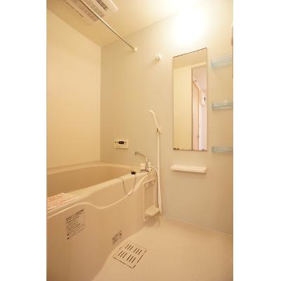 マジェスティックＲ 105【管理NO：1-015901601-01040】 ★家具家電は申し込み後に搬入します★の物件画像