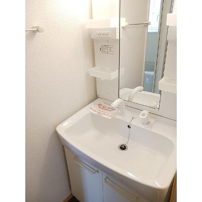 ラフィネ　トロワ 102【管理NO：1-015282801-01020】 ★家具家電は申し込み後に搬入します★の物件画像
