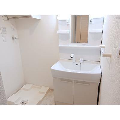 ＬＩＡＮＧＥ 202【管理NO：1-020242801-02020】 ★家具家電は申し込み後に搬入します★の物件画像