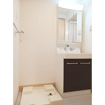 カラフル　ウェーブ 108【管理NO：1-017376801-01070】 ★家具家電は申し込み後に搬入します★ ★2026年09月上旬入居可能★の物件画像