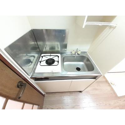 アベニュー名駅 303【管理NO：1-006130401-03030】 ★家具家電は申し込み後に搬入します★の物件画像