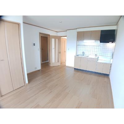 フローラ 203【管理NO：1-011661301-02030】 ★家具家電は申し込み後に搬入します★の物件画像