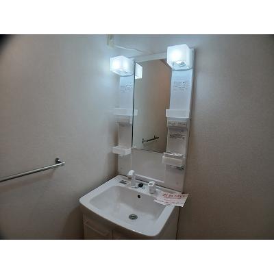フローラ 203【管理NO：1-011661301-02030】 ★家具家電は申し込み後に搬入します★の物件画像