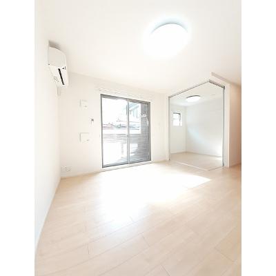レティスＶ 101【管理NO：1-023358701-01010】 ★家具家電は申し込み後に搬入します★ ★2026年10月中旬入居可能★の物件画像