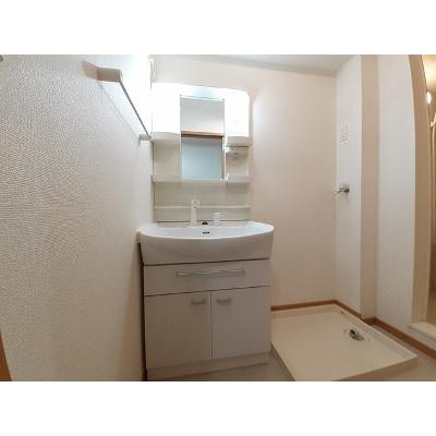 エヴァーグリーン 101【管理NO：1-014790101-01010】 ★家具家電は申し込み後に搬入します★ ★2026年08月下旬入居可能★の物件画像