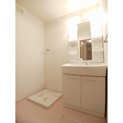 ラフレシール 201【管理NO：1-018664501-02010】 ★家具家電は申し込み後に搬入します★ ★2026年08月下旬入居可能★の物件画像