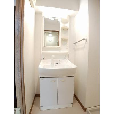 グランドコラム 303【管理NO：1-011247201-03030】 ★家具家電は申し込み後に搬入します 2026年08月下旬入居可能の物件画像