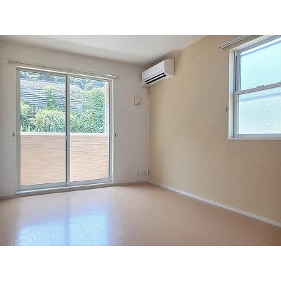 四季の風 101【管理NO：1-020667501-01010】 ★家具家電は申し込み後に搬入します★の物件画像