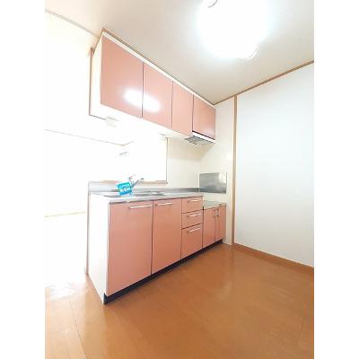 ウロジンゼⅠ 201【管理NO：1-013118701-02010】 ★家具家電は申し込み後に搬入します★ ★2026年08月下旬入居可能★の物件画像