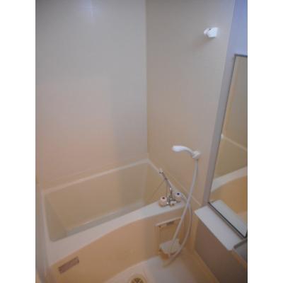 ホワイト　ウッド 105【管理NO：1-012625301-01050】 ★家具家電は申し込み後に搬入します 2026年10月中旬入居可能の物件画像