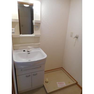 ホワイト　ウッド 105【管理NO：1-012625301-01050】 ★家具家電は申し込み後に搬入します 2026年10月中旬入居可能の物件画像