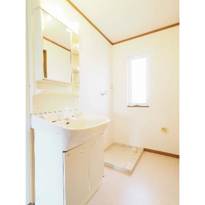 コンフォート２２８ 201【管理NO：1-011132301-02010】 ★家具家電は申し込み後に搬入します★の物件画像
