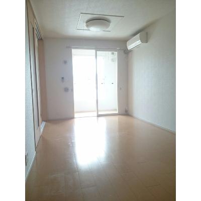 カ－サ・ポポラ－レ 203【管理NO：1-017154901-02030】 ★家具家電は申し込み後に搬入します 2026年08月下旬入居可能の物件画像