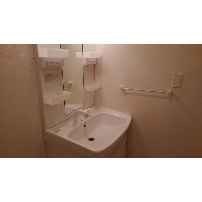 タウンコート中川 102【管理NO：1-017484801-01020】 ★家具家電は申し込み後に搬入します 2026年09月上旬入居可能の物件画像