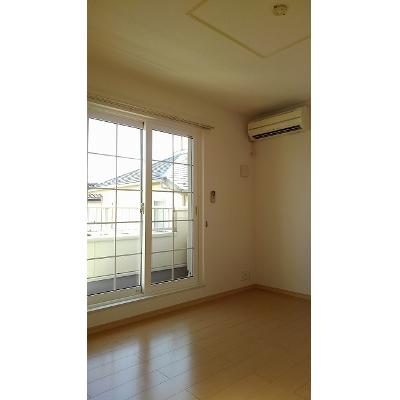 シナモン 201【管理NO：1-016513801-02010】 ★家具家電は申し込み後に搬入します★ ★2026年09月中旬入居可能★の物件画像