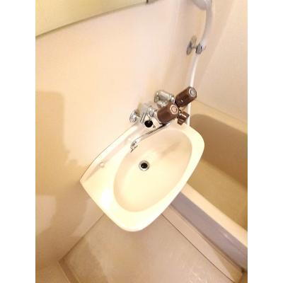 エルディム秀和 101【管理NO：1-001577301-01010】 ★家具家電は申し込み後に搬入します★の物件画像
