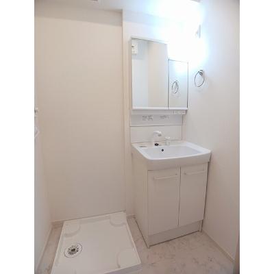 ローズメヌエット 203【管理NO：1-026137601-02030】 ★家具家電は申し込み後に搬入します★の物件画像