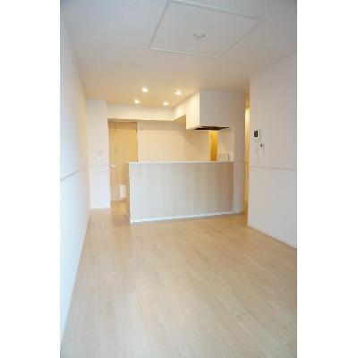 コンフォートスクエア 102【管理NO：1-023733801-01020】 ★家具家電は申し込み後に搬入します★の物件画像