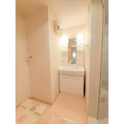 ベルセフォネⅠ 203【管理NO：1-016751701-02030】 ★家具家電は申し込み後に搬入します★ ★2026年08月下旬入居可能★の物件画像