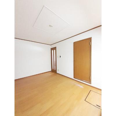 スズラン 101【管理NO：1-010491101-01010】 ★家具家電は申し込み後に搬入します★ ★2026年09月中旬入居可能★の物件画像