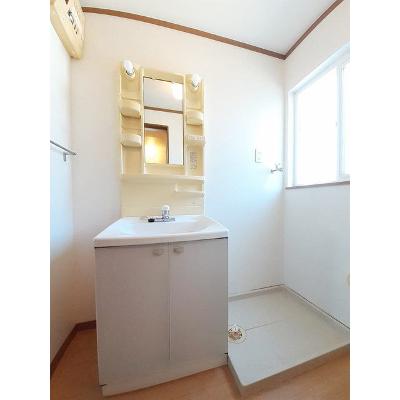 スズラン 101【管理NO：1-010491101-01010】 ★家具家電は申し込み後に搬入します★ ★2026年09月中旬入居可能★の物件画像