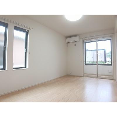 シャイン 101【管理NO：1-022550601-01010】 ★家具家電は申し込み後に搬入します★の物件画像