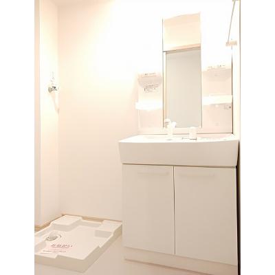 エルヴァージュ 102【管理NO：1-016838301-01020】 ★家具家電は申し込み後に搬入します★の物件画像